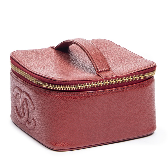 Chanel CC Logo Vanity Case - Picture 2 of 8